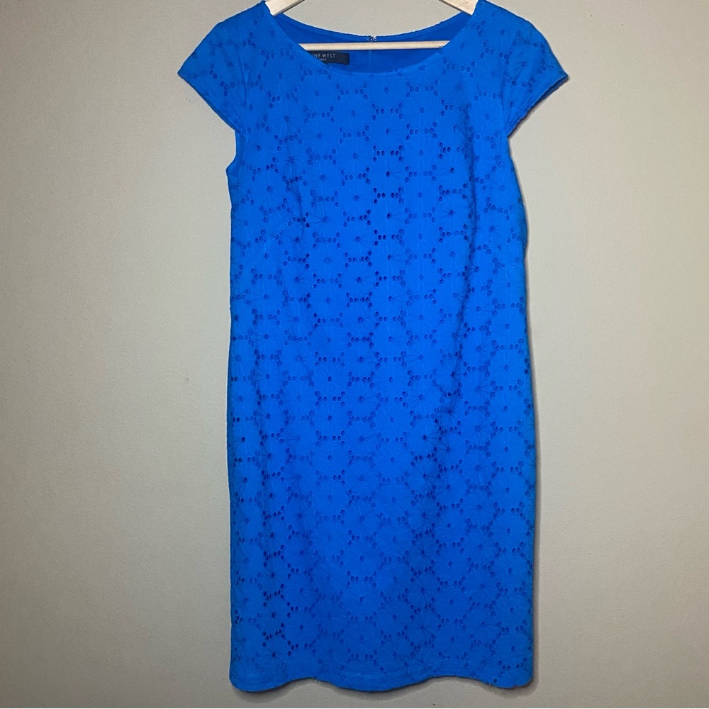 Nine West Cap Sleeve Shift Dress Size 8 Royal Blue Eyelet Overlay Cotton Casual